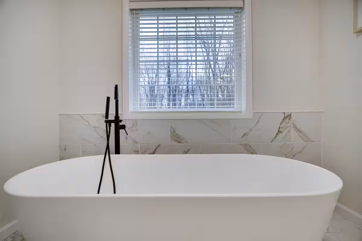 e56e35de-fca8-476f-a688-090a08abd25a